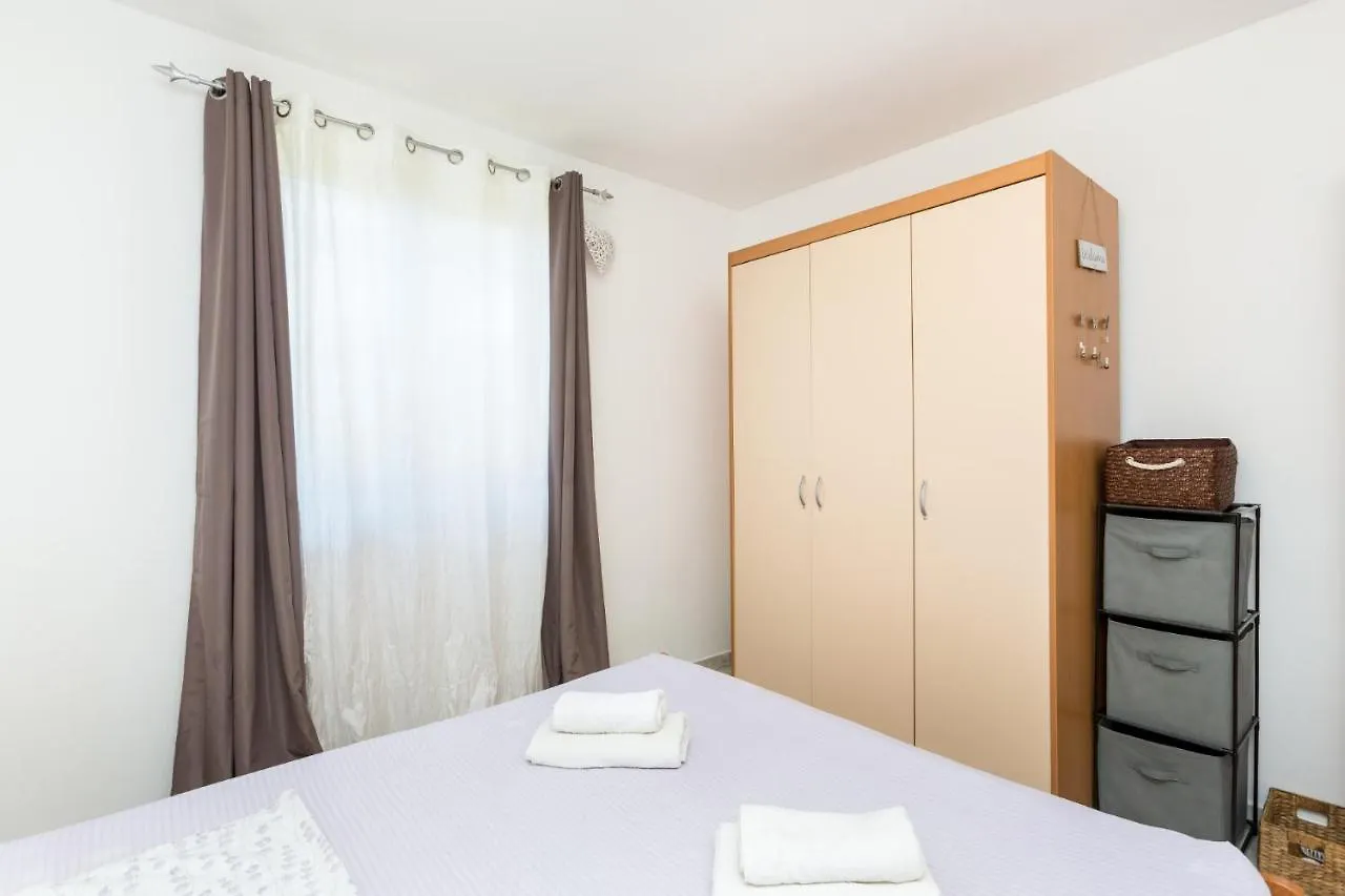 Gruber Apartment Medulin 0*,